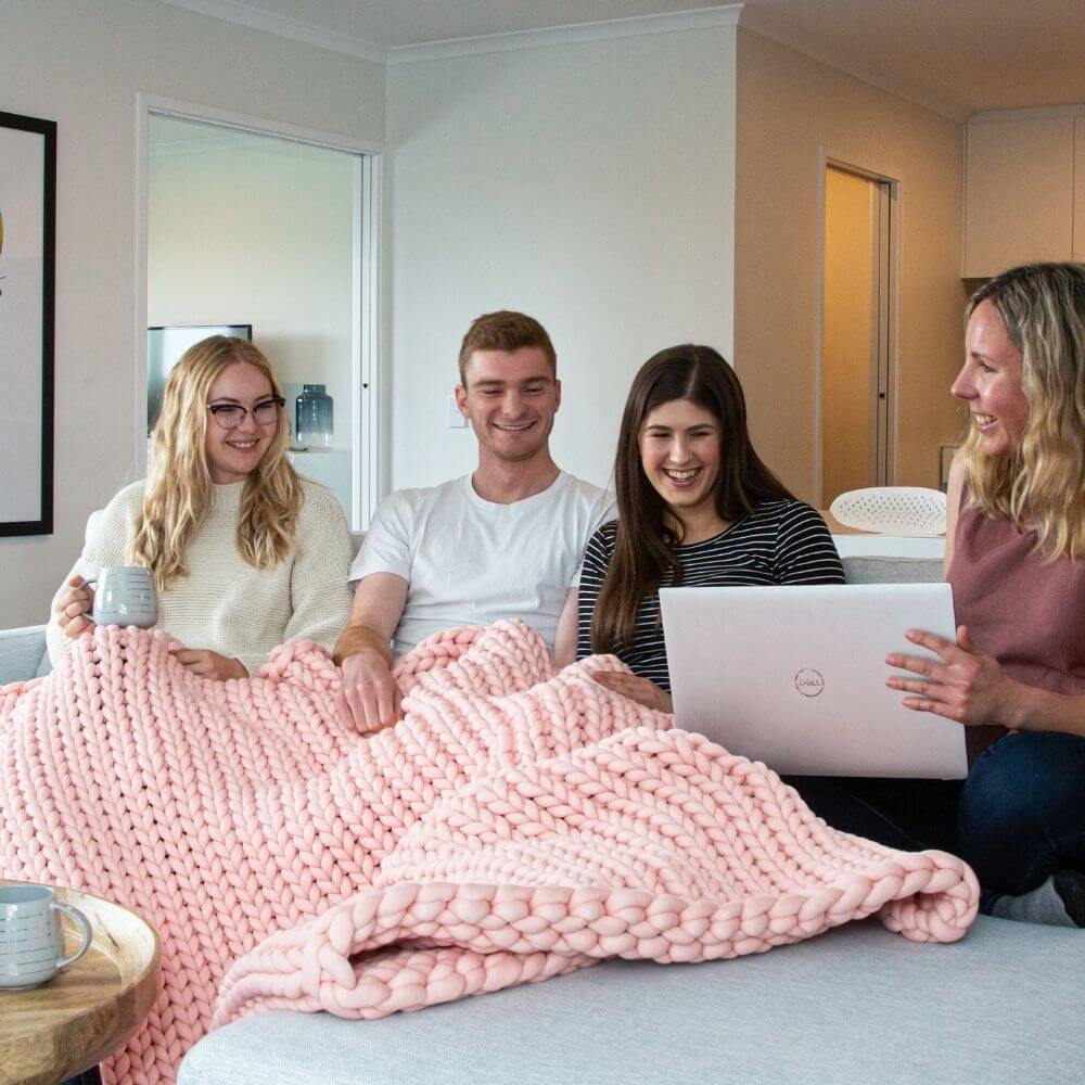 Chunky Knit Weighted Blanket - Pink